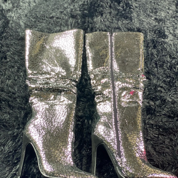 New| Shoe Dazzle Sliver Crackle Heeled Boots - Picture 2 of 3
